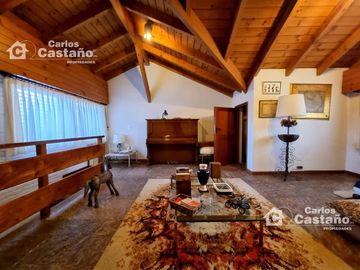 Importante y Solido Chalet 8 Amb Con Gran Parque y Piscina