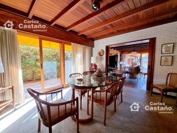 Importante y Solido Chalet 8 Amb Con Gran Parque y Piscina