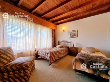 Importante y Solido Chalet 8 Amb Con Gran Parque y Piscina