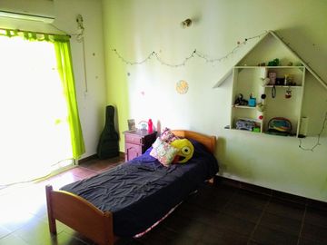Munro - Chalet de 7 amb  en 2 Plantas con Excelente ubicación!!