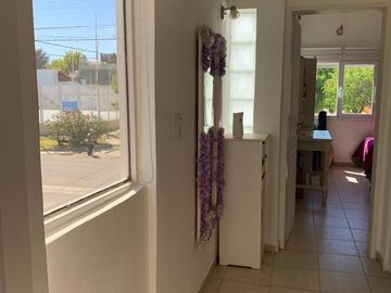 Venta de casa 3 dormitorios, muy luminosa.