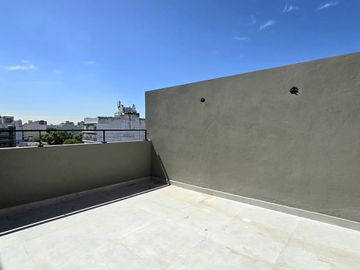 VENTA • VILLA GRAL. MITRE • 3 AMBIENTES