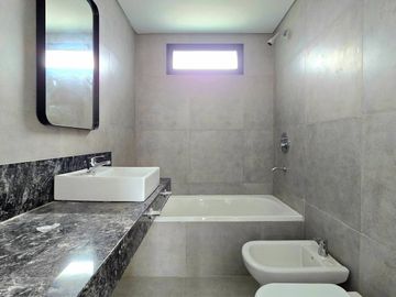 VENTA • VILLA GRAL. MITRE • 3 AMBIENTES