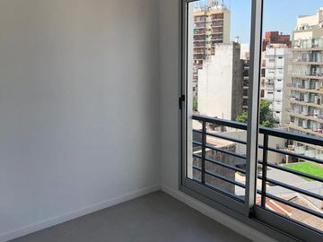 VENTA - DEPARTAMENTO -  4 AMBIENTES - ALMAGRO - CON BALCON TERRAZA
