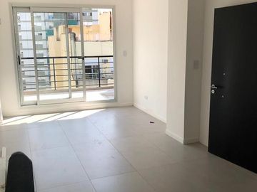 VENTA - DEPARTAMENTO -  4 AMBIENTES - ALMAGRO - CON BALCON TERRAZA