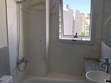 VENTA - DEPARTAMENTO -  4 AMBIENTES - ALMAGRO - CON BALCON TERRAZA