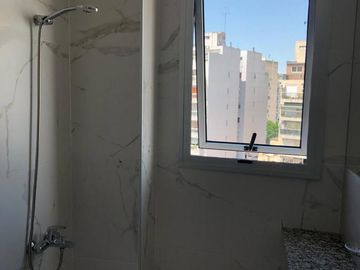 VENTA - DEPARTAMENTO -  4 AMBIENTES - ALMAGRO - CON BALCON TERRAZA