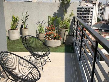 VENTA - DEPARTAMENTO -  4 AMBIENTES - ALMAGRO - CON BALCON TERRAZA