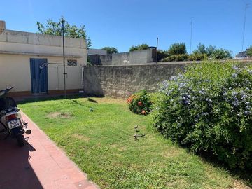 Casa en venta - 3 Dormitorios 3 Baños - 205 mts2 - Chivilcoy