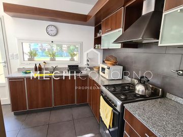 Casa 4 dormitorios venta en San Isidro Labrador, Villa Nueva