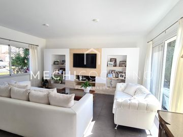 Casa 4 dormitorios venta en San Isidro Labrador, Villa Nueva