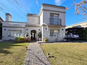 Casa 4 dormitorios venta en San Isidro Labrador, Villa Nueva
