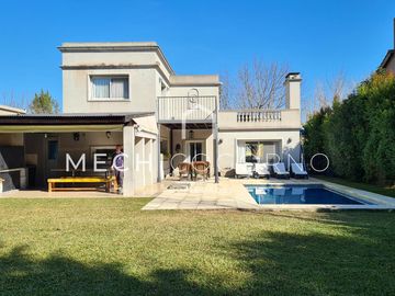 Casa 4 dormitorios venta en San Isidro Labrador, Villa Nueva
