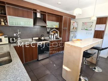 Casa 4 dormitorios venta en San Isidro Labrador, Villa Nueva