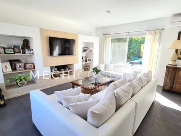 Casa 4 dormitorios venta en San Isidro Labrador, Villa Nueva