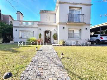 Casa 4 dormitorios venta en San Isidro Labrador, Villa Nueva