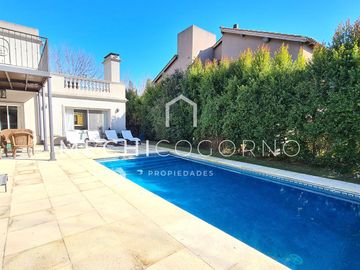 Casa 4 dormitorios venta en San Isidro Labrador, Villa Nueva