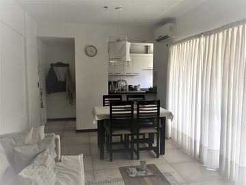 OPORTUNIDAD - 2 amb con balcón - impecable