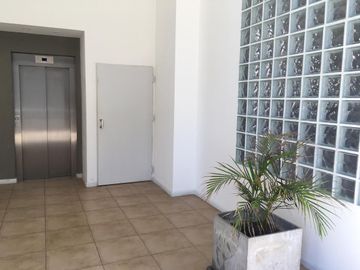 OPORTUNIDAD - 2 amb con balcón - impecable