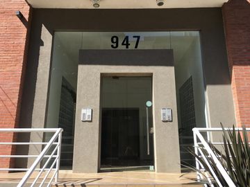 OPORTUNIDAD - 2 amb con balcón - impecable