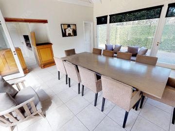 Venta casa de 8 dormitorios en Las Lomas de San Isidro. Venta con renta