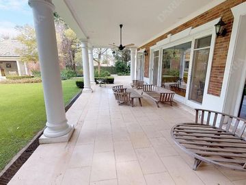 Venta casa de 8 dormitorios en Las Lomas de San Isidro. Venta con renta