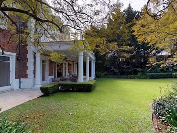 Venta casa de 8 dormitorios en Las Lomas de San Isidro. Venta con renta