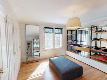 Venta casa de 8 dormitorios en Las Lomas de San Isidro. Venta con renta