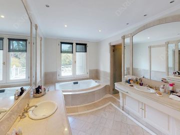 Venta casa de 8 dormitorios en Las Lomas de San Isidro. Venta con renta