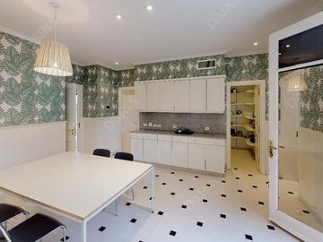 Venta casa de 8 dormitorios en Las Lomas de San Isidro. Venta con renta