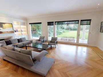 Venta casa de 8 dormitorios en Las Lomas de San Isidro. Venta con renta