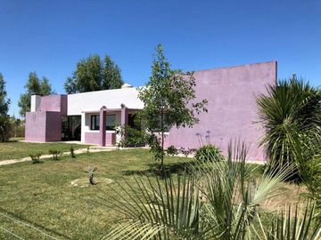 Casa en venta - 2 Dormitorios 2 Baños - 100 mts2 - Chascomus