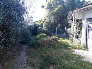 Dr Arturo F Melo 4200  Terreno de 8,66 x 41,06 m  Remedios de Escalada LANUS