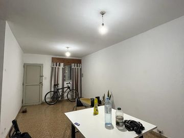 Venta 2 dormitorios con patio sin expensas proximo a Nueva Cba / Ipona