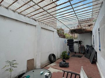 Venta 2 dormitorios con patio sin expensas proximo a Nueva Cba / Ipona