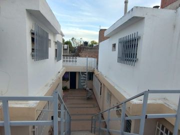 Venta 2 dormitorios con patio sin expensas proximo a Nueva Cba / Ipona