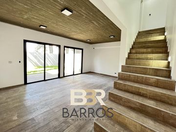 Venta duplex 4 ambientes Castelar