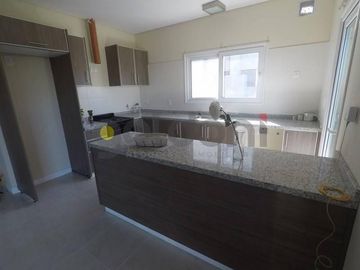 Casa en venta en Fincas de Hudson con amplio Parque