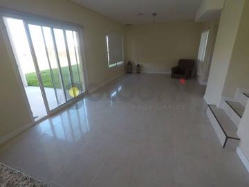 Casa en venta en Fincas de Hudson con amplio Parque