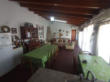 VENDE CASA EN CLAYPOLE