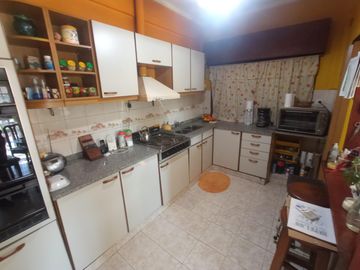 VENDE CASA EN CLAYPOLE