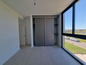 Pilará Casa sobre la laguna | VCO Propiedades