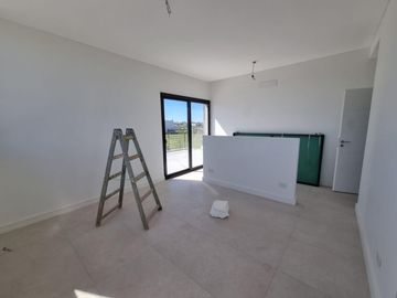 Pilará Casa sobre la laguna | VCO Propiedades