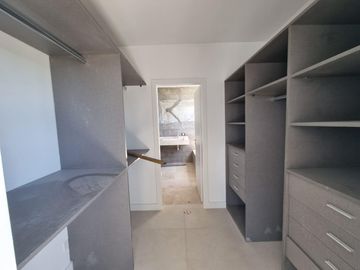 Pilará Casa sobre la laguna | VCO Propiedades