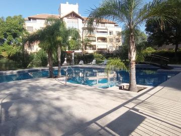 Departamento en  venta en Casonas del Norte 2 dormitorios más dependencia , 3 baños , balcones