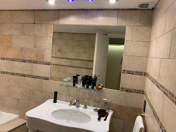 Venta departamento 3 ambientes c/cochera y  balcón Belgrano  chico