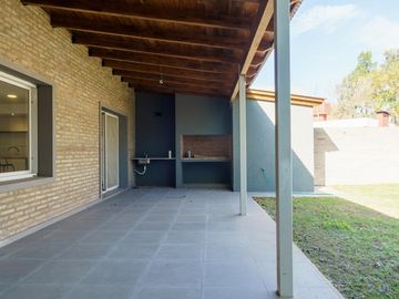 Casa 3 dormitorios en Funes