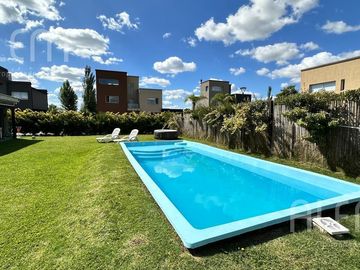 Casa en  venta en Barrio Privado Casuarinas Premium Canning
