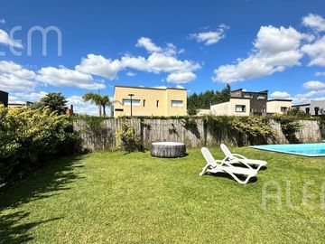 Casa en  venta en Barrio Privado Casuarinas Premium Canning