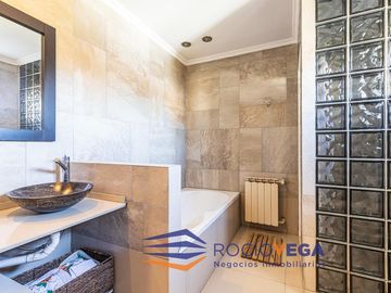 Venta de casa  en Golfer´s Country Club Pilar